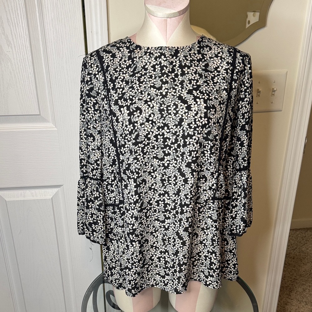 Floral Black and White Women's Top